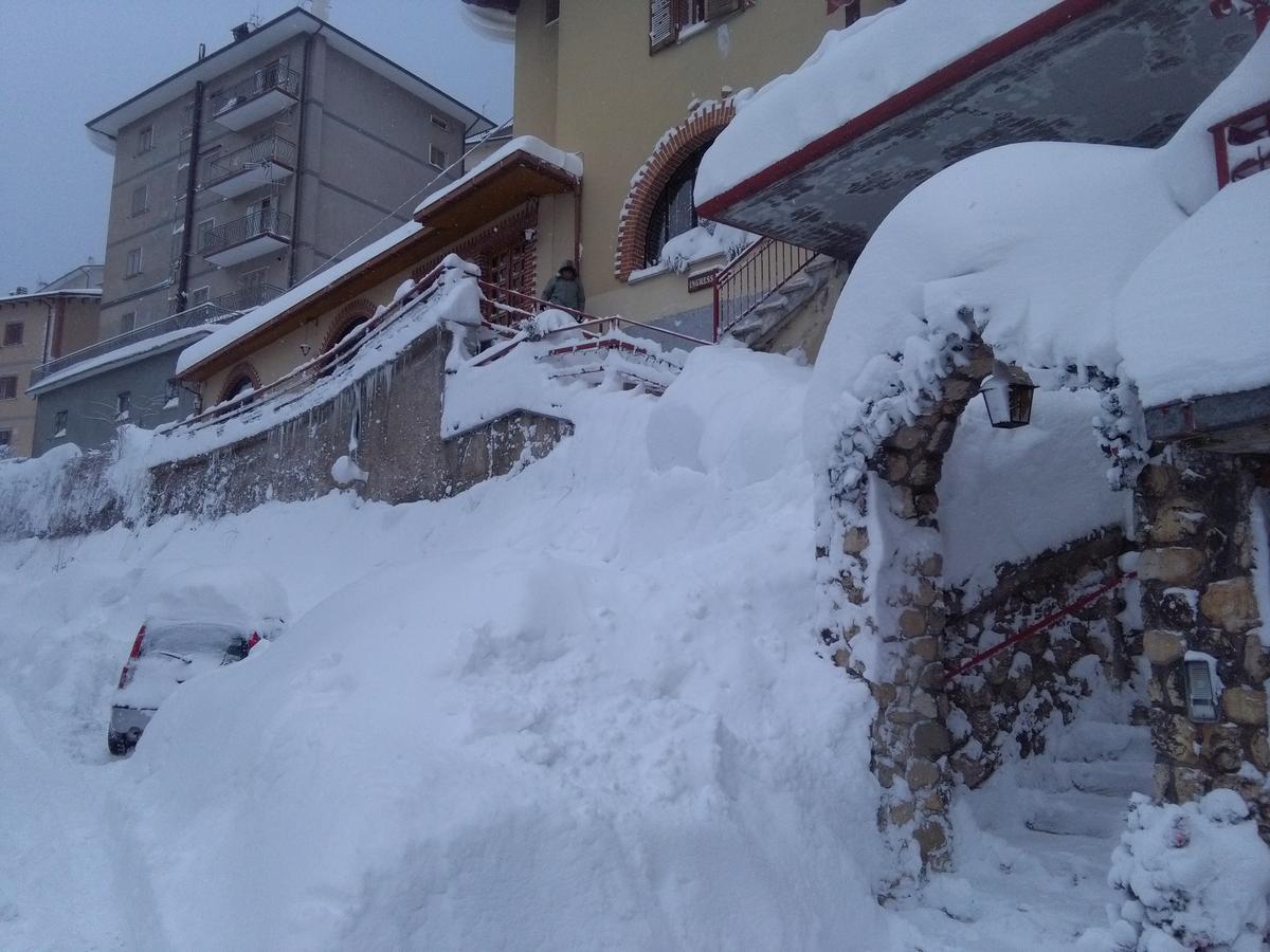 Grotta Dei Colombi Hotel Скано Екстериор снимка